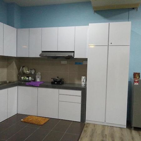 Xenia Homestay クチン エクステリア 写真