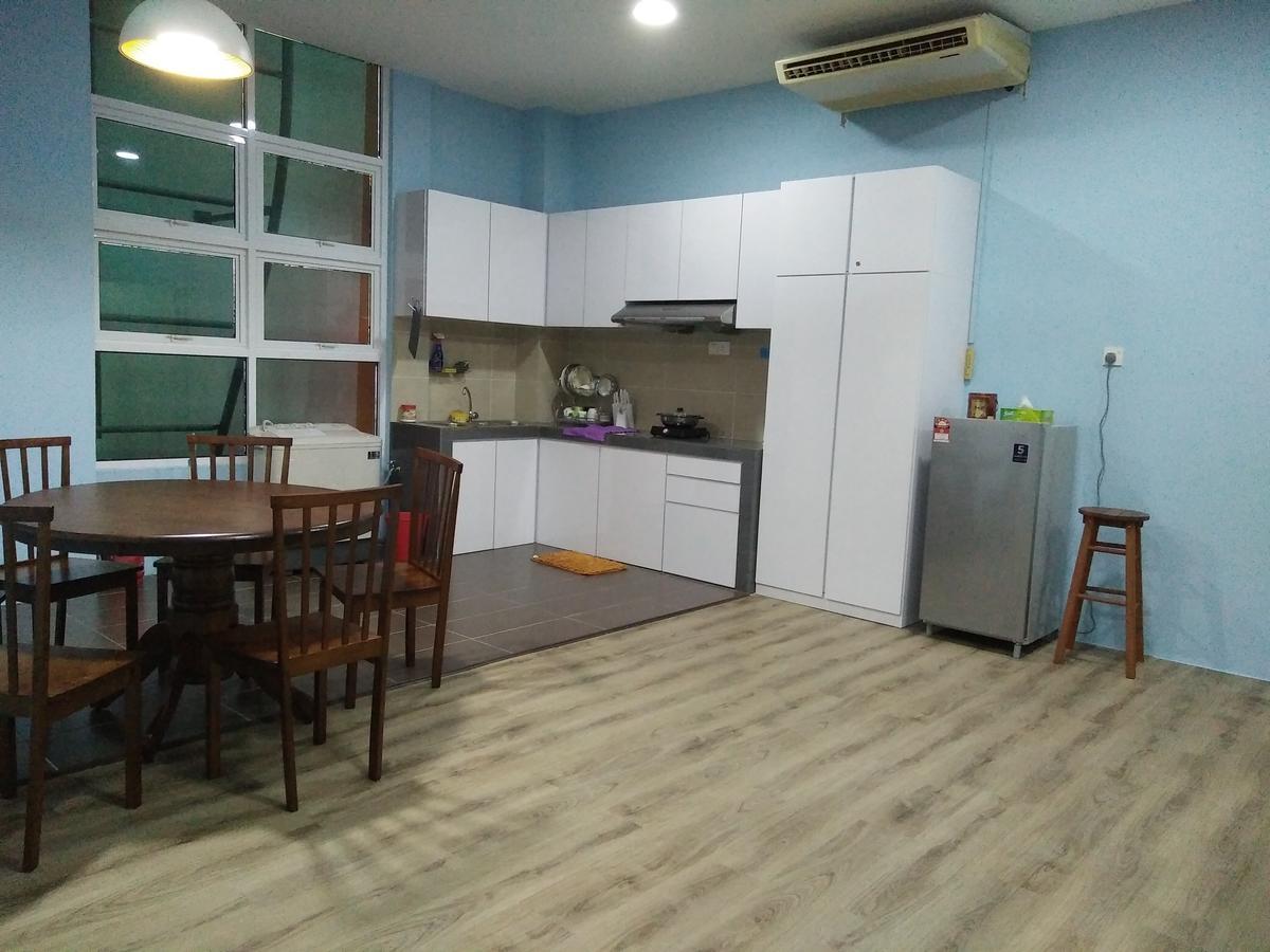 Xenia Homestay クチン エクステリア 写真